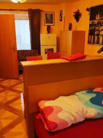 Sarka Ujezd U Hradce Kralove Apartment *